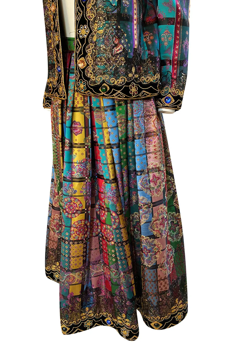 1981 Oscar De La Renta Documented Jewelled Metallic Printed Silk Jacket & Skirt Set