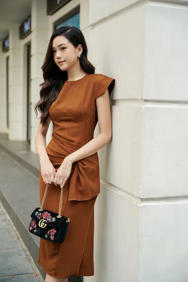 Black chest cup dress-SORA