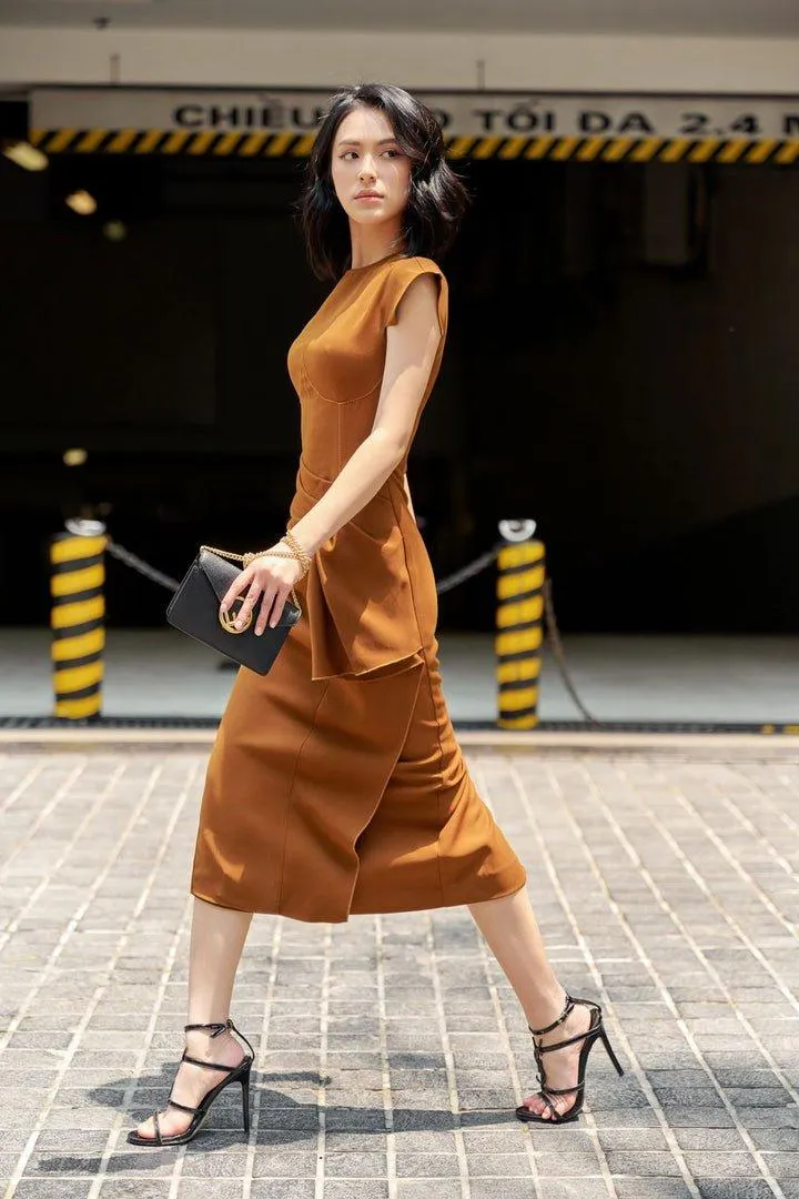 Black chest cup dress-SORA