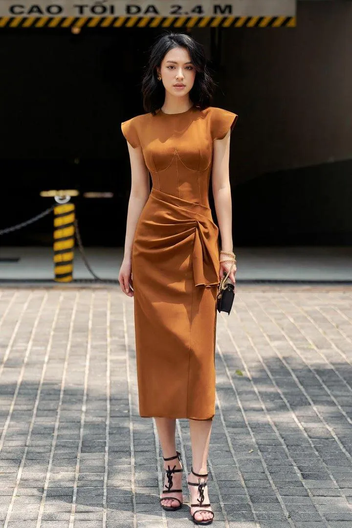 Black chest cup dress-SORA