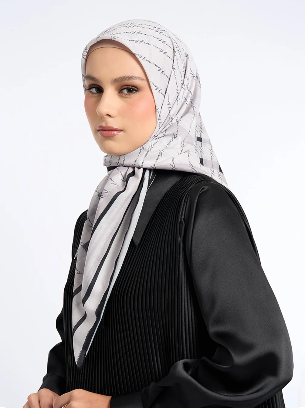 MONO RIDDLE SIGNATURE SCARF OYSTER BEIGE