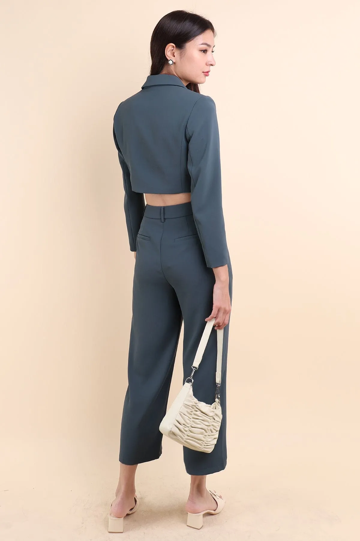 PAULA CROP BLAZER IN TEAL GREEN
