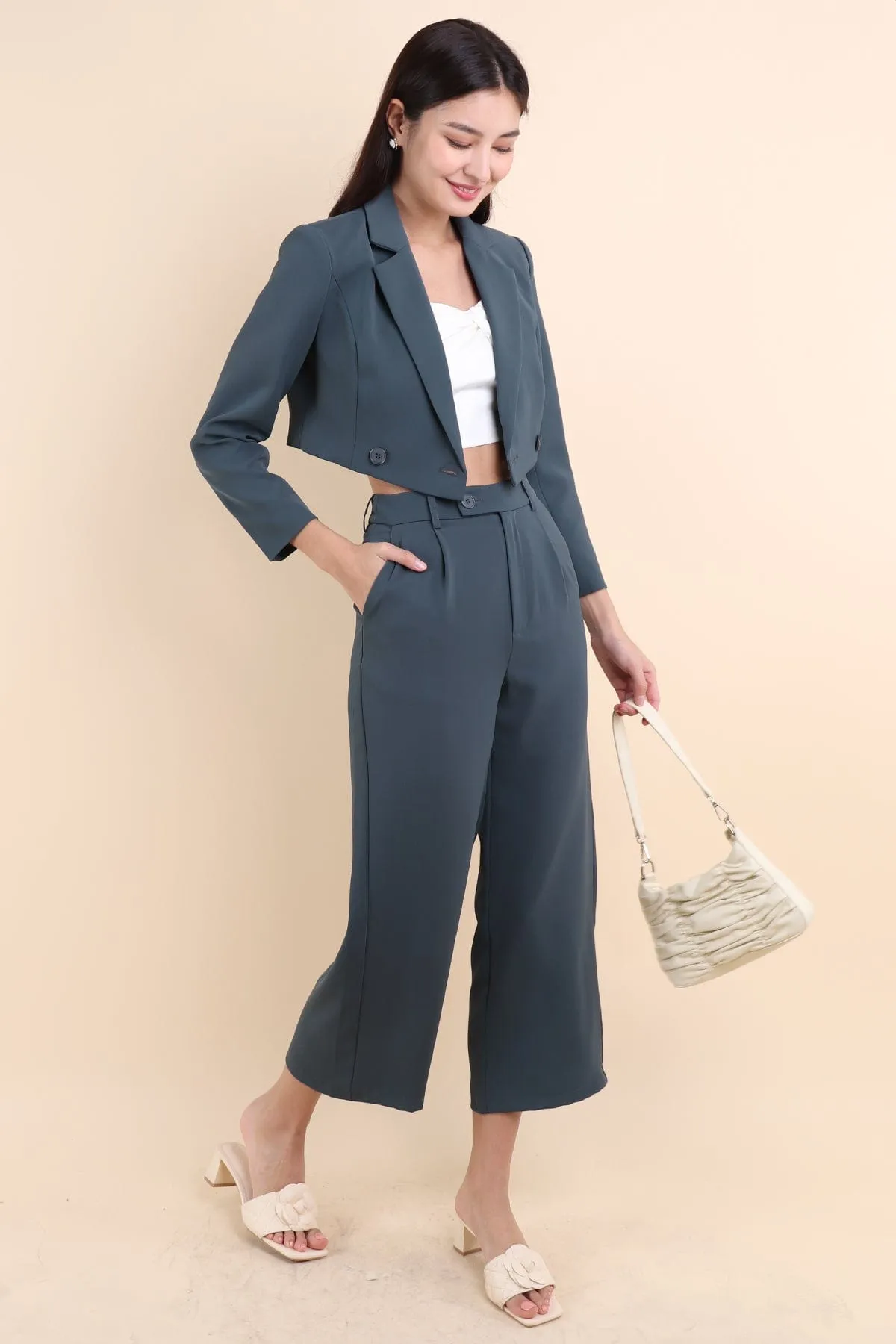 PAULA CROP BLAZER IN TEAL GREEN