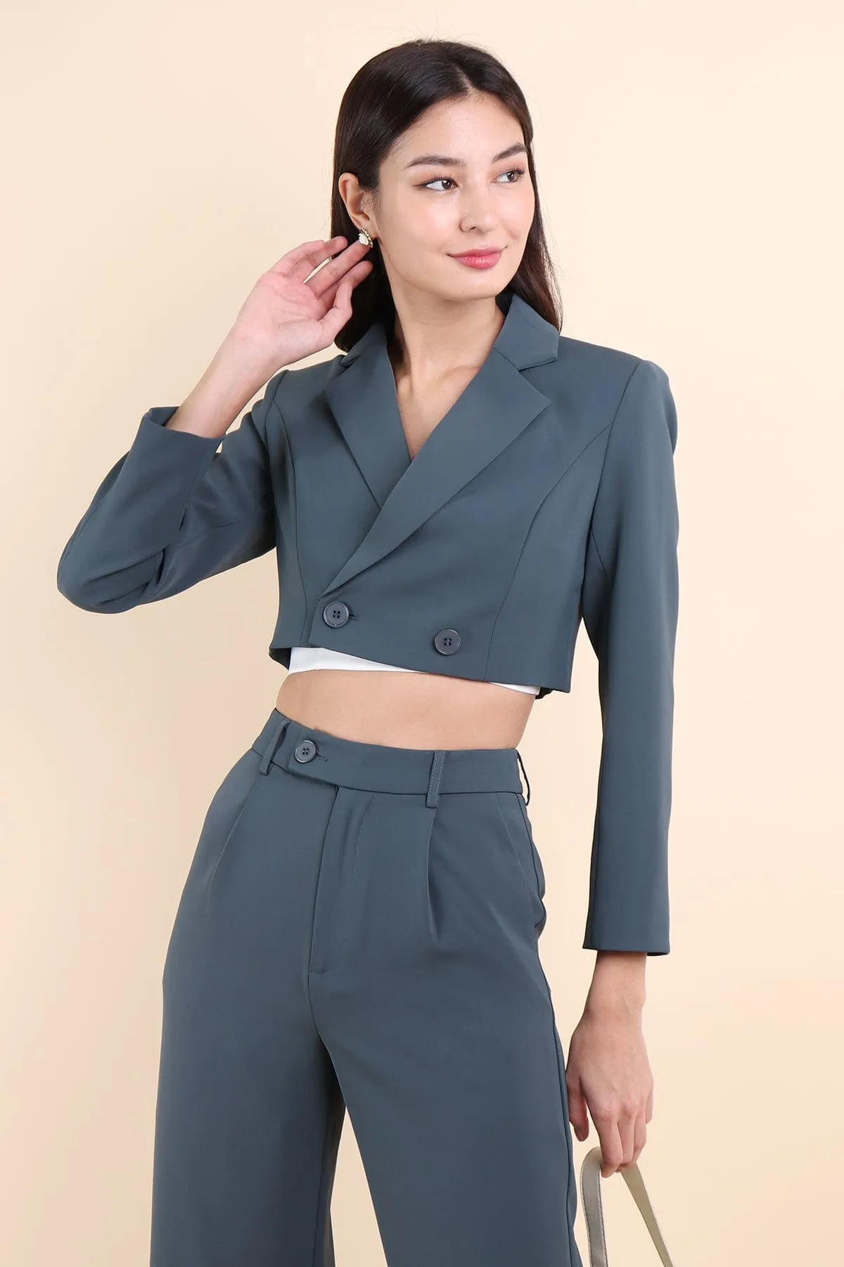 PAULA CROP BLAZER IN TEAL GREEN