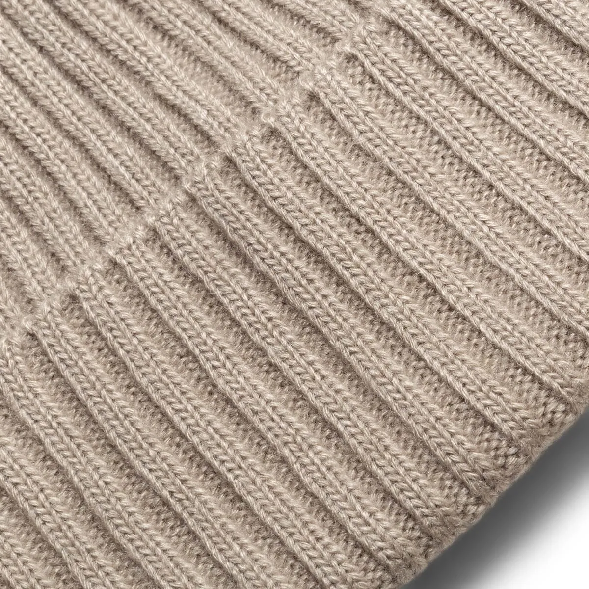 UC2B4H02 RIBBED KNIT BEANIE